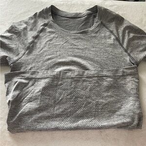 Lululemon Athletica Gray Long Sleeve Tee